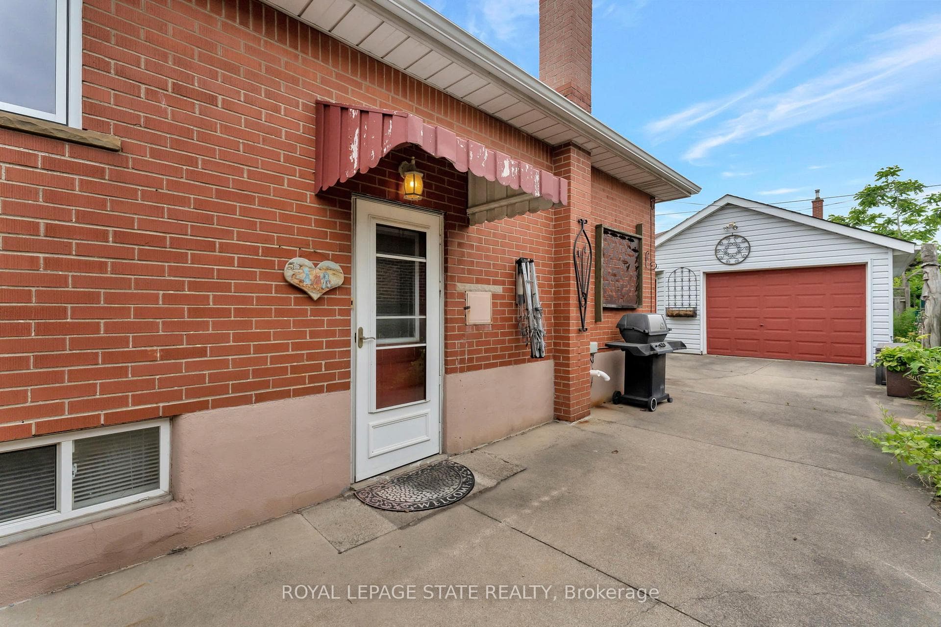411 East 15th Street photo 3