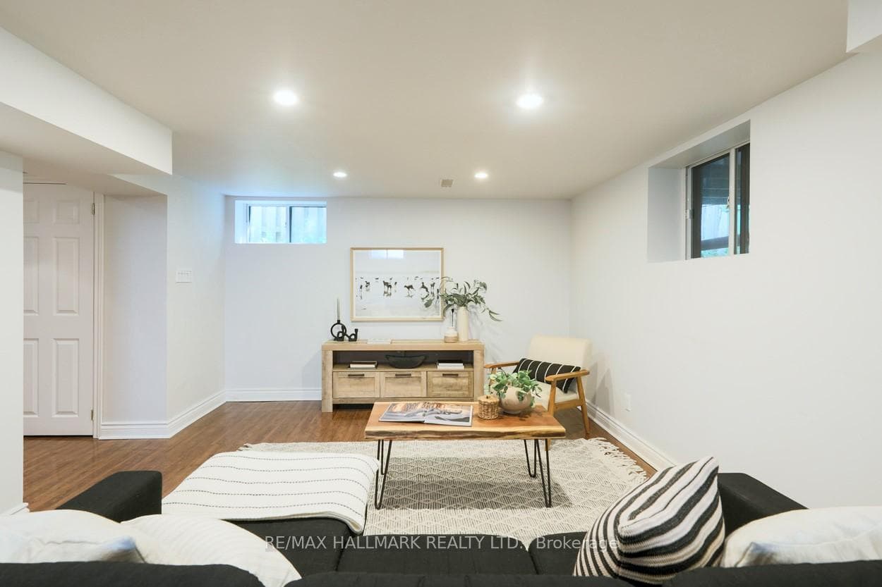 11 Linton Avenue photo 23