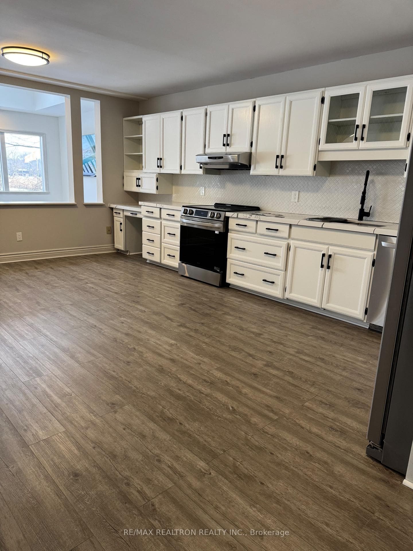 65 River Drive photo 3