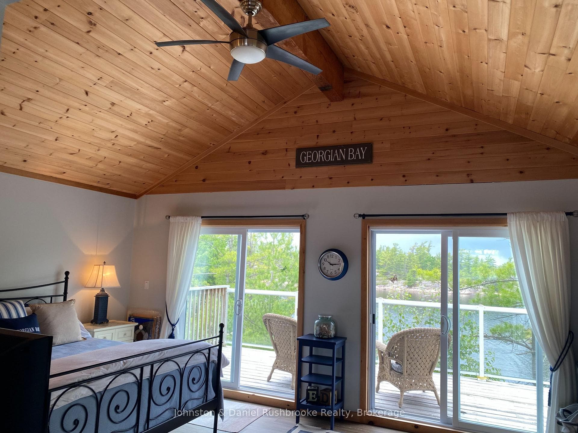 1 B244 (Conger) Island photo 26