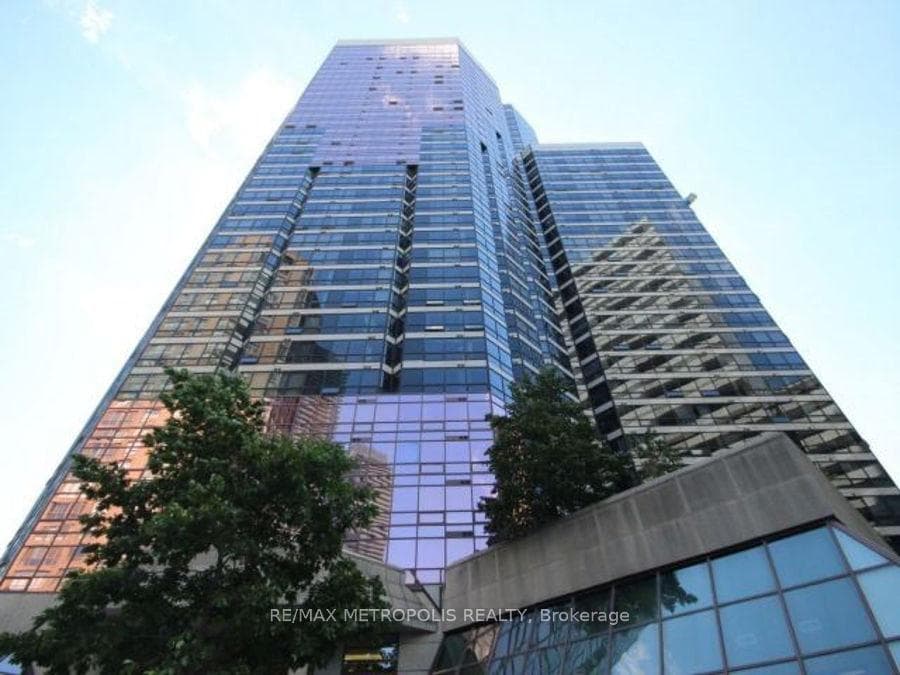 1001 Bay Street Unit 1718 photo 1
