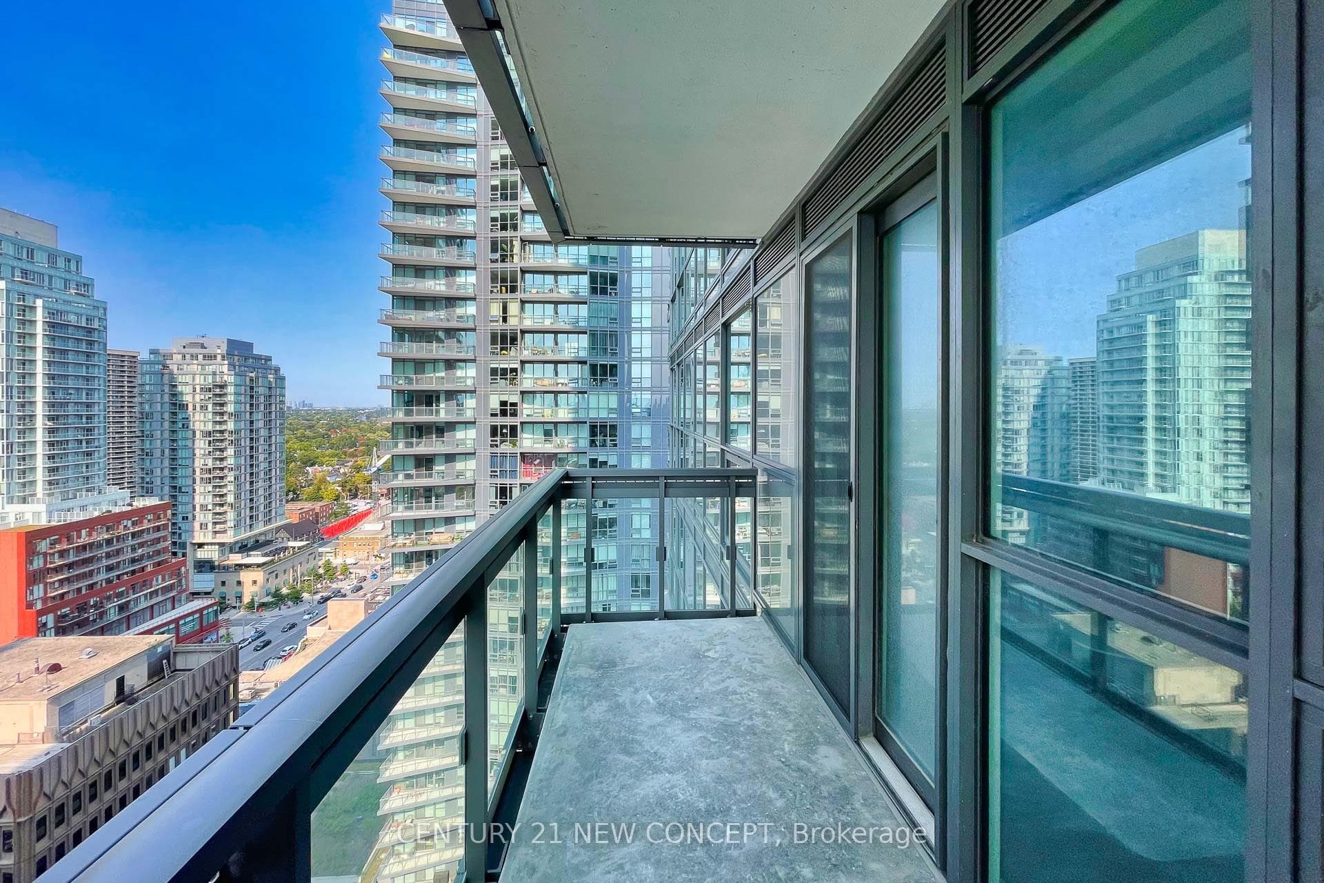 39 Roehampton Avenue Unit 2007 photo 17