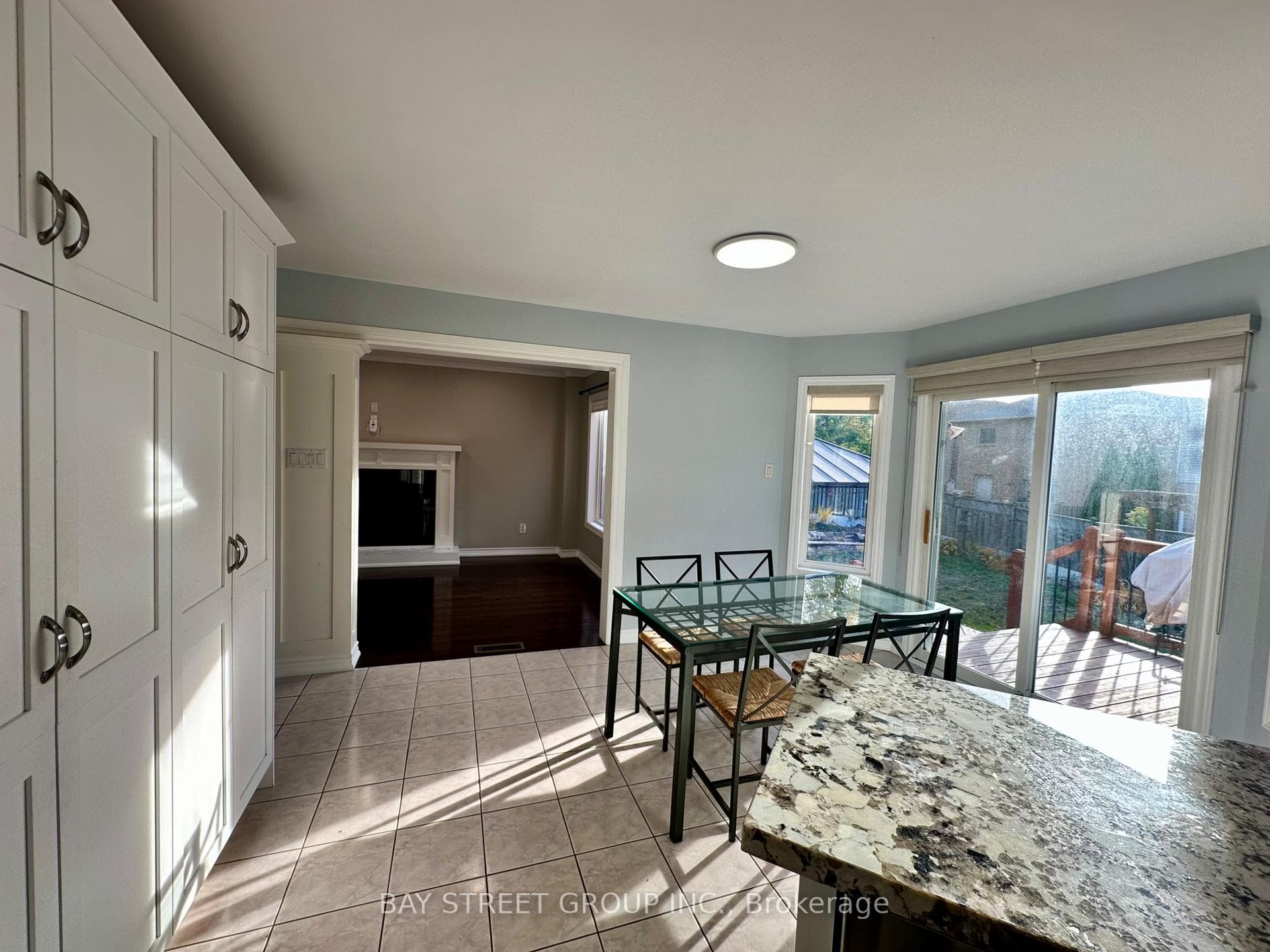 421 Renzius Court photo 9