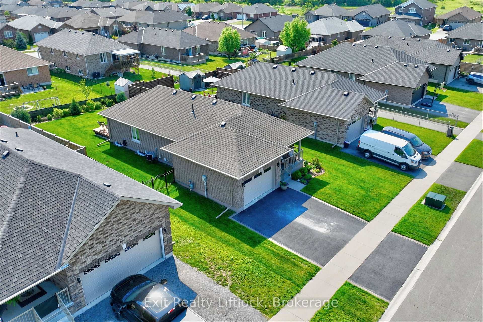 16 Noah Lane photo 41