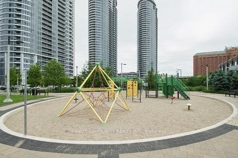 181 Village Green Square Unit 2821 photo 19