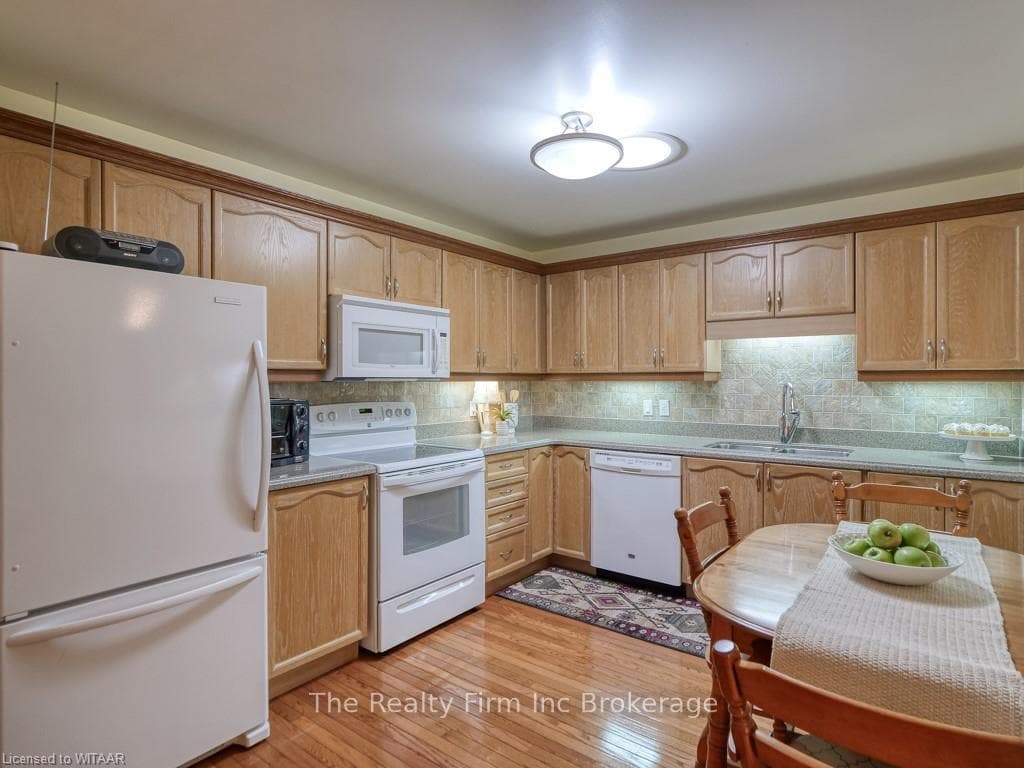 275 WONHAM Street Unit 2 photo 18