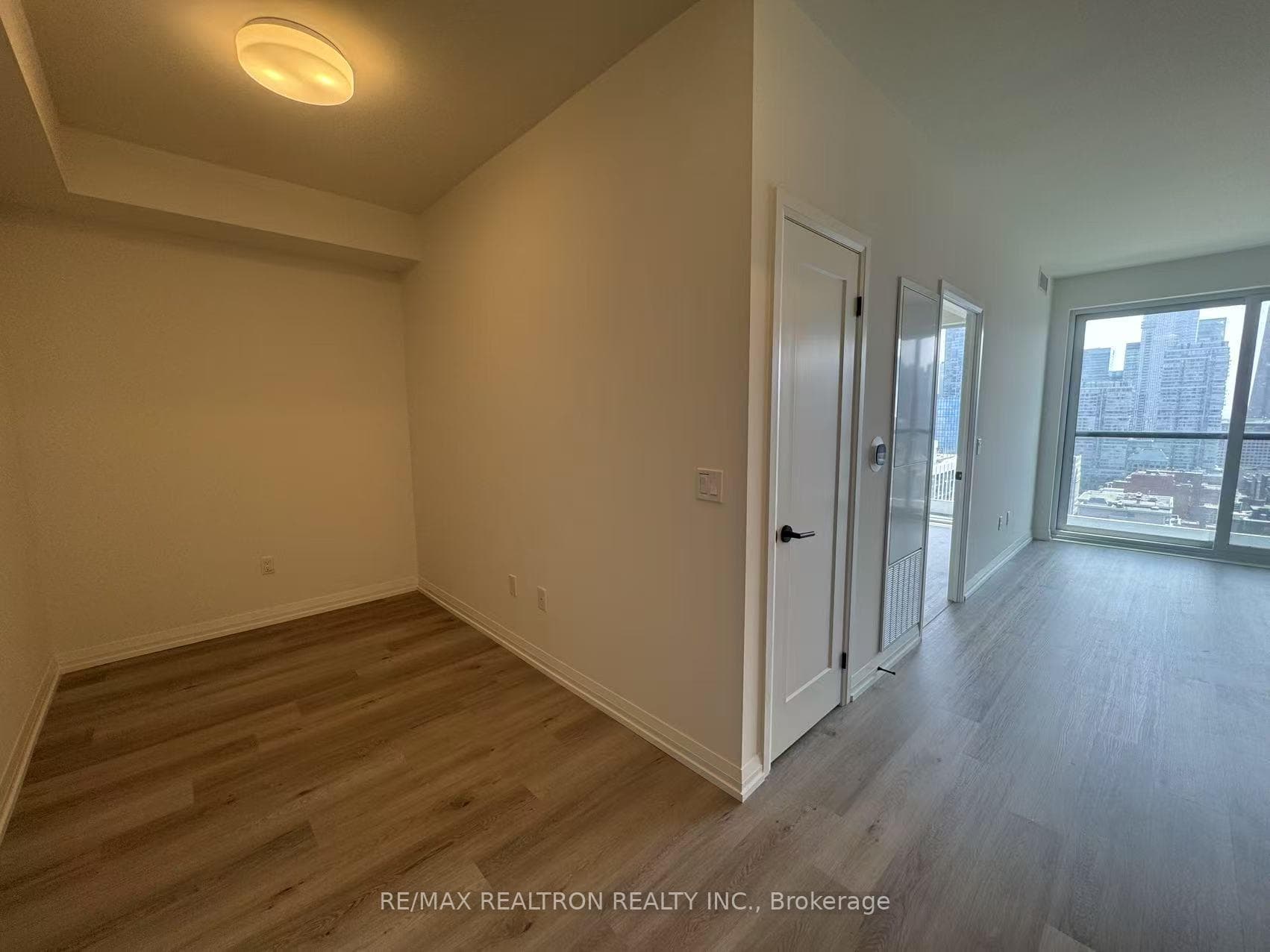 280 Dundas Street Unit 2307 photo 2