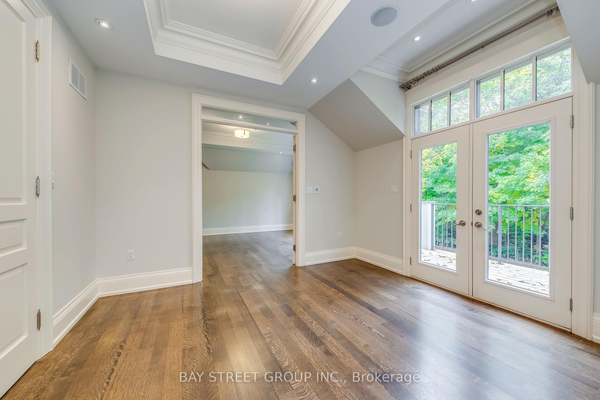 1031 Lakeshore Road photo 14