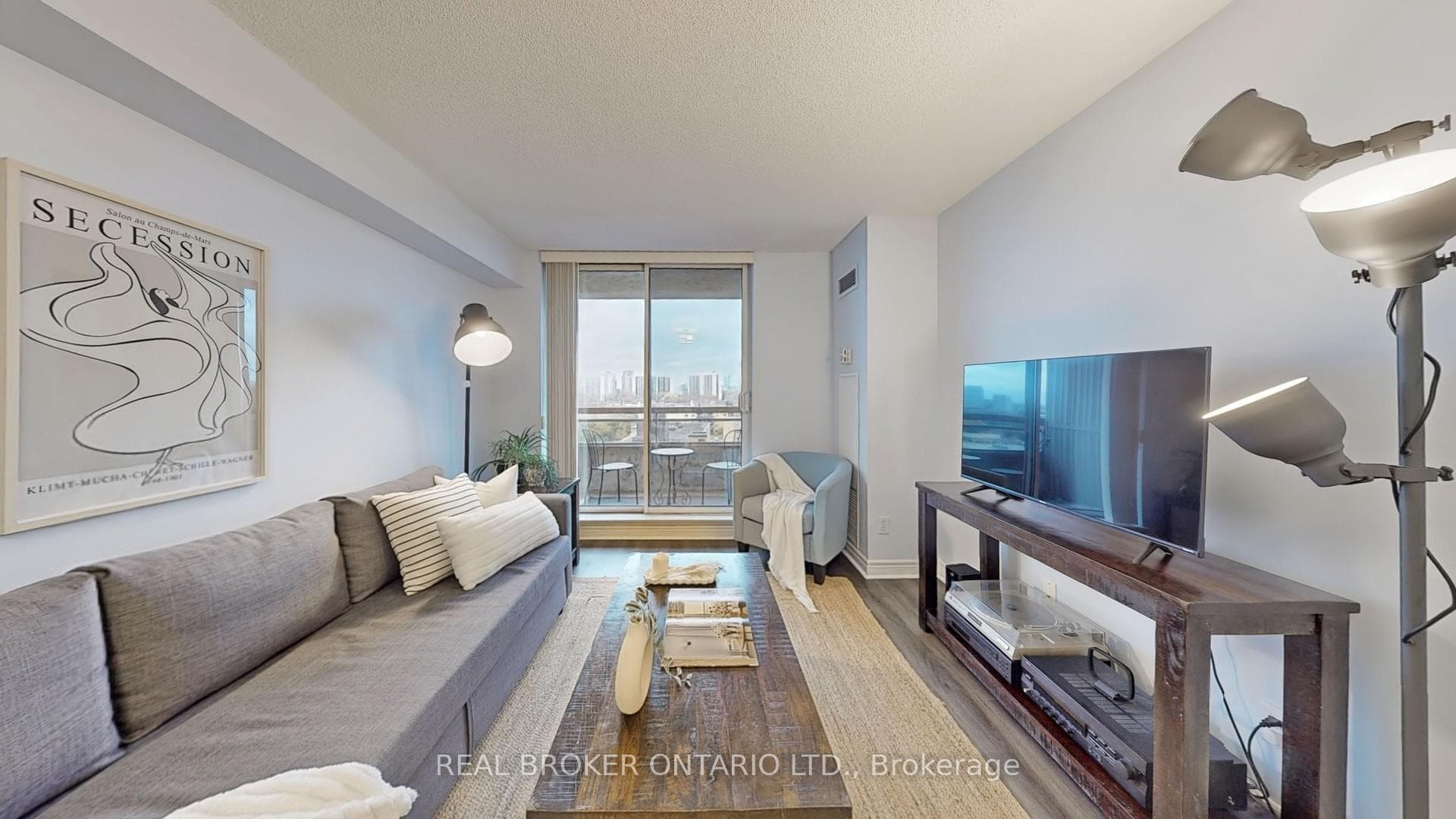 1700 Eglinton Avenue Unit 917 photo 6