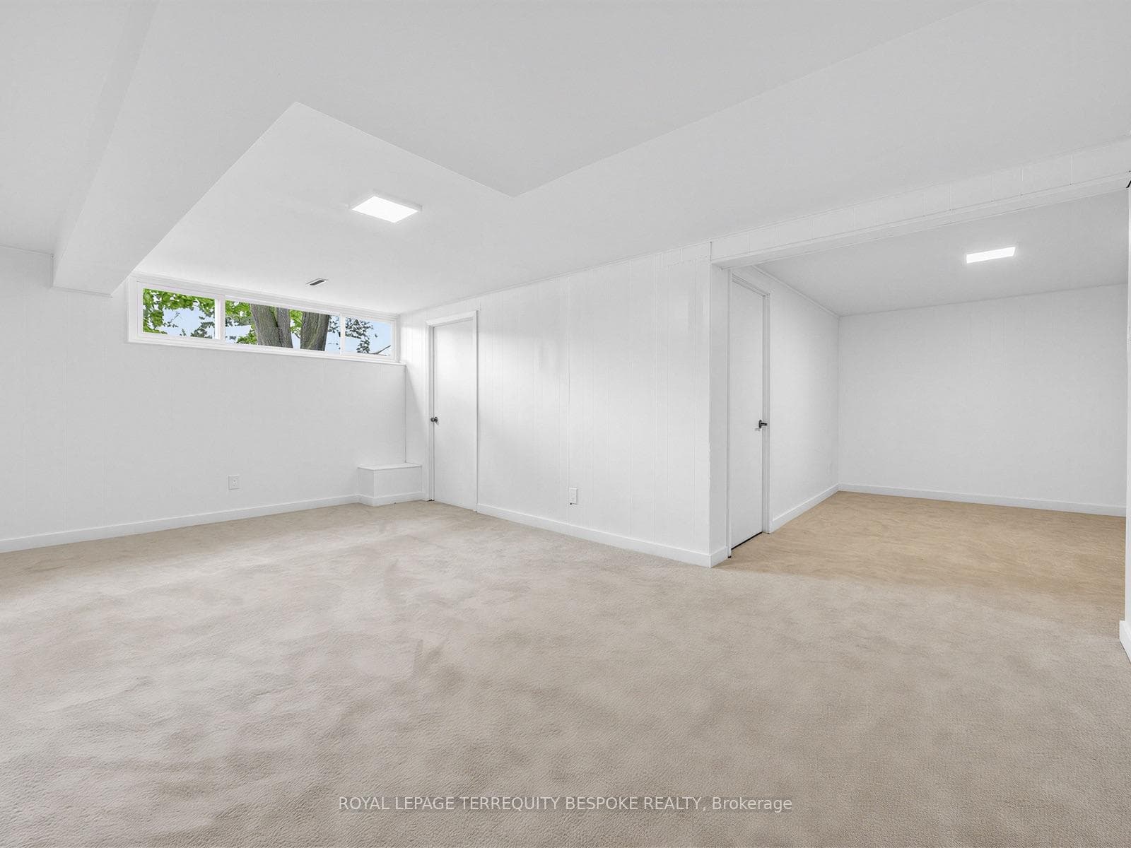 9 Midcroft Drive photo 36