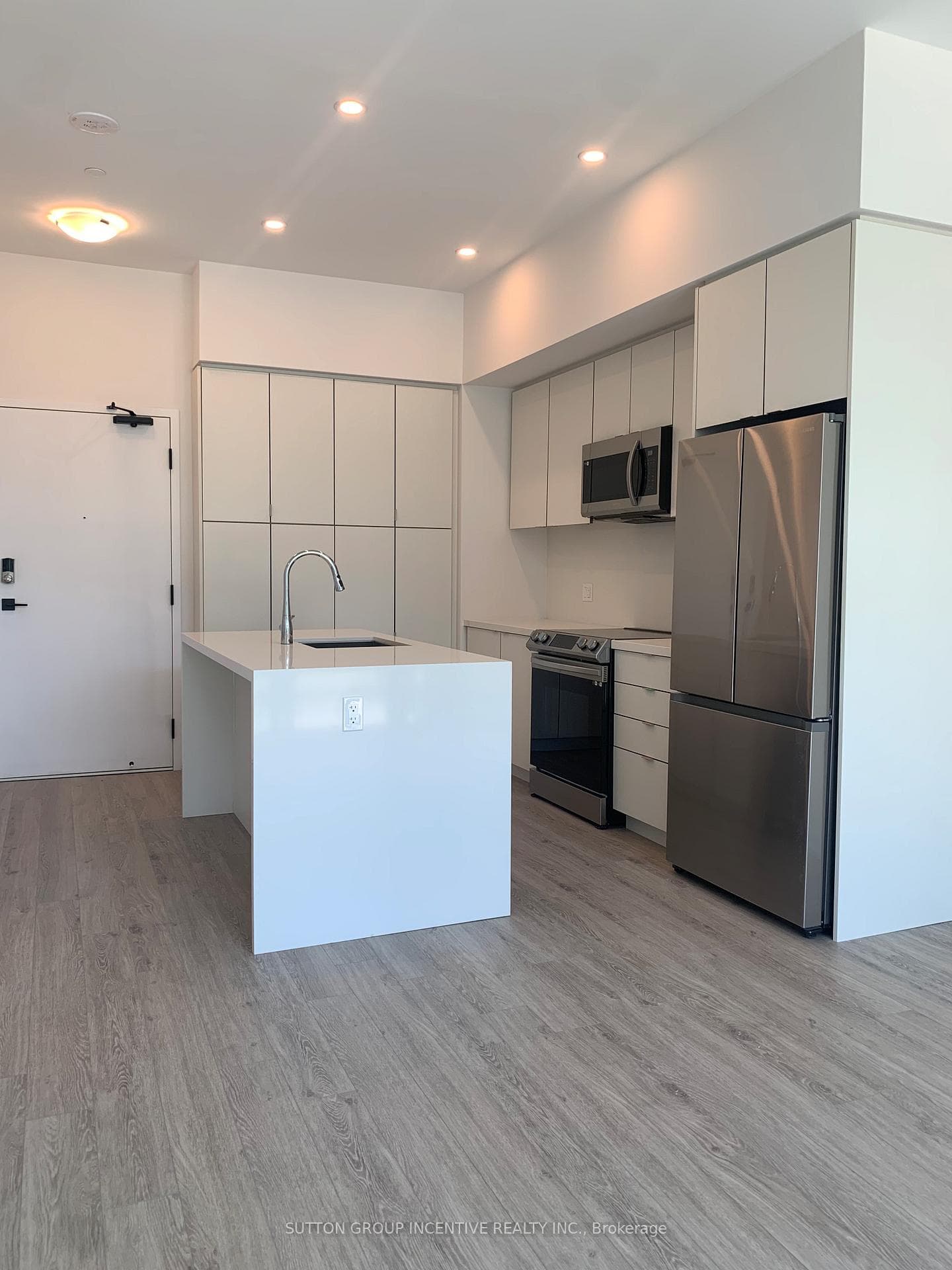 415 Sea Ray Avenue Unit 102 photo 2