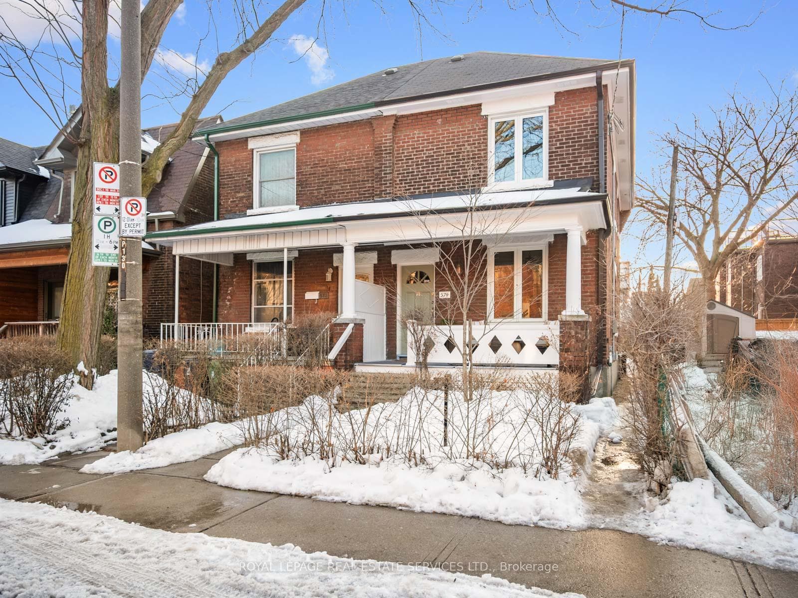 574 St Clarens Avenue photo 2