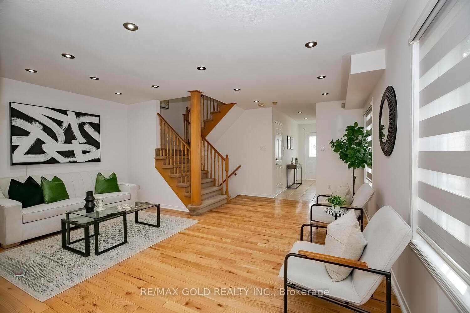 24 Plum Hollow Court photo 2