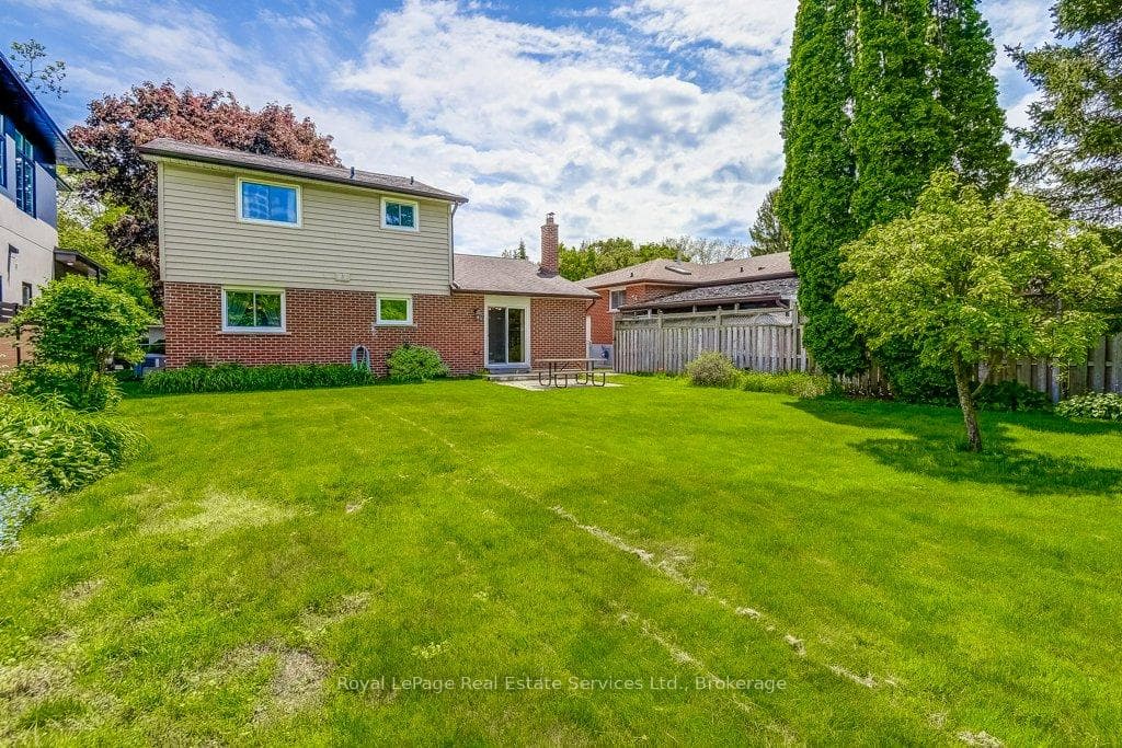 3121 Victoria Street photo 43