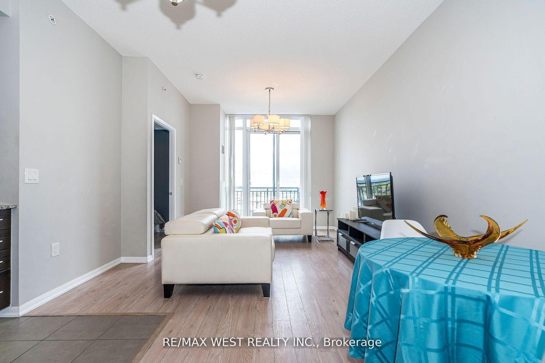 830 Lawrence Avenue Unit 803 photo 11