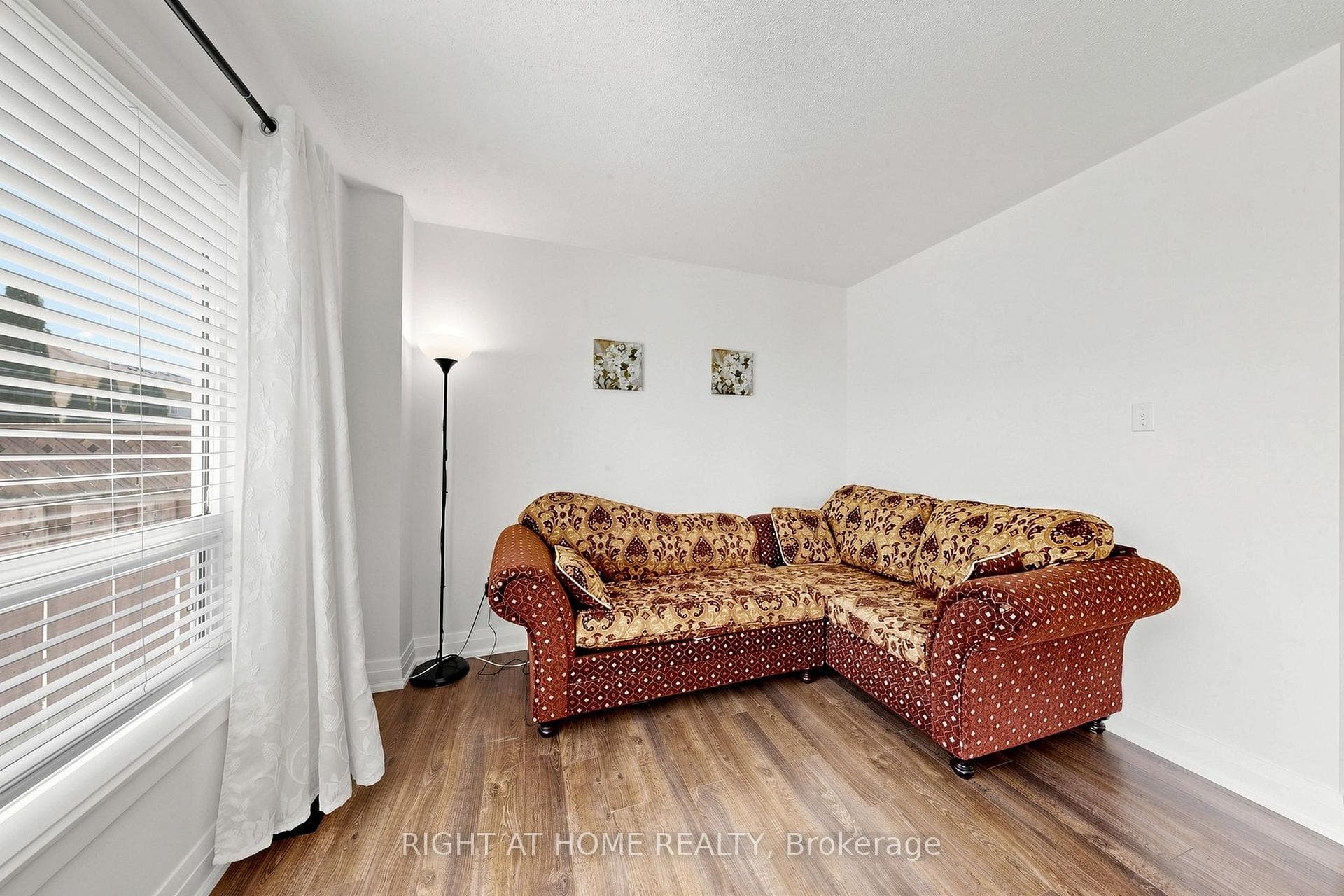 7 Macmillan Avenue photo 9