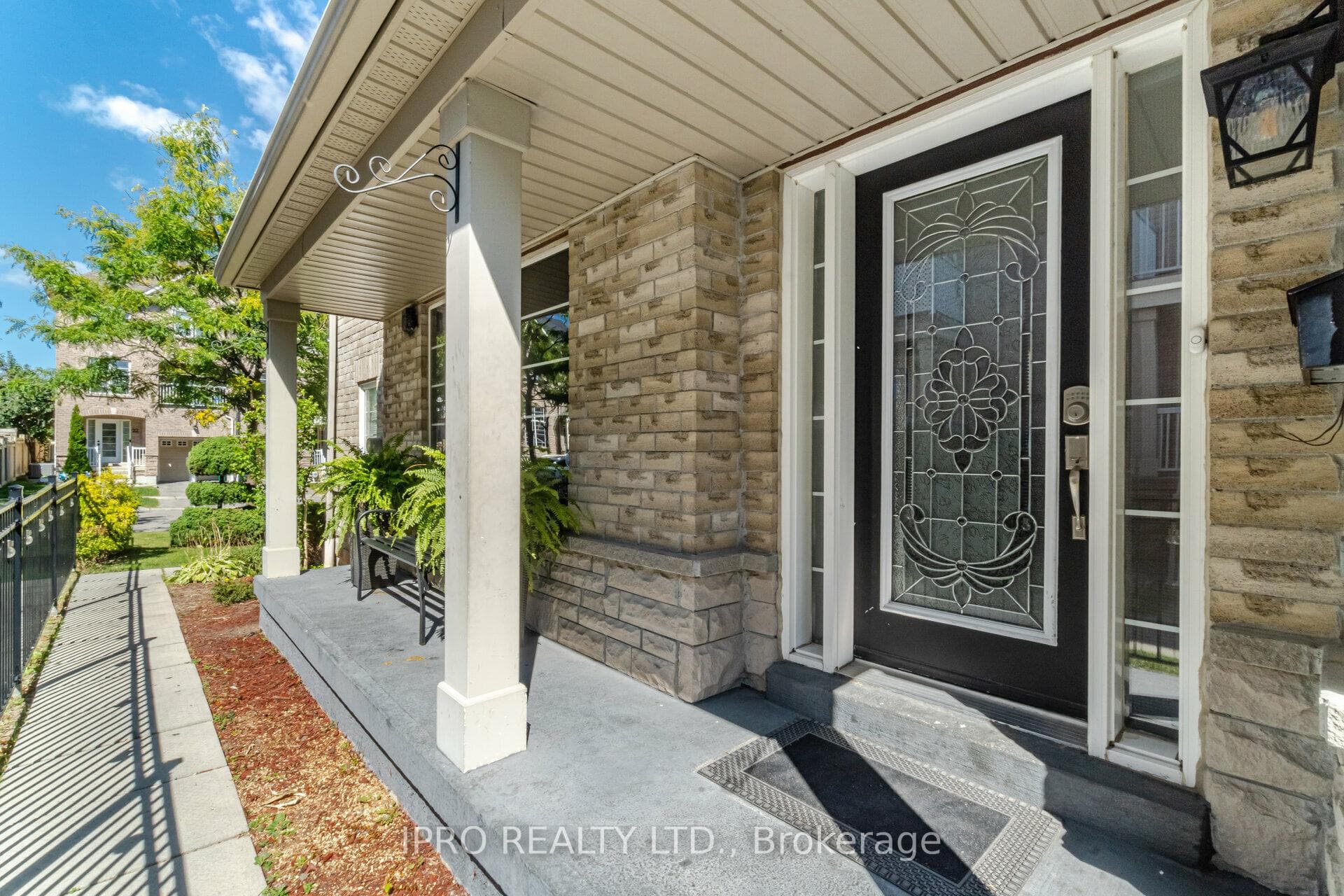 23 Burnsborough Street photo 5
