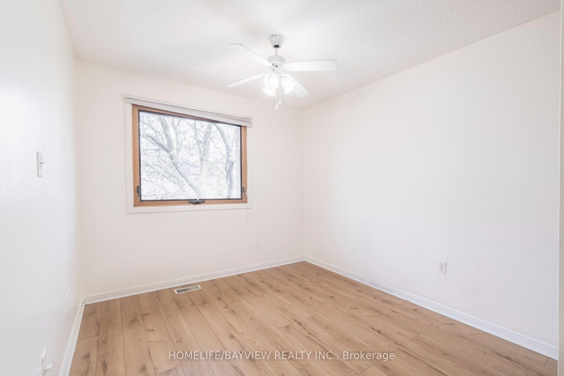 17 Stoneham Road photo 28