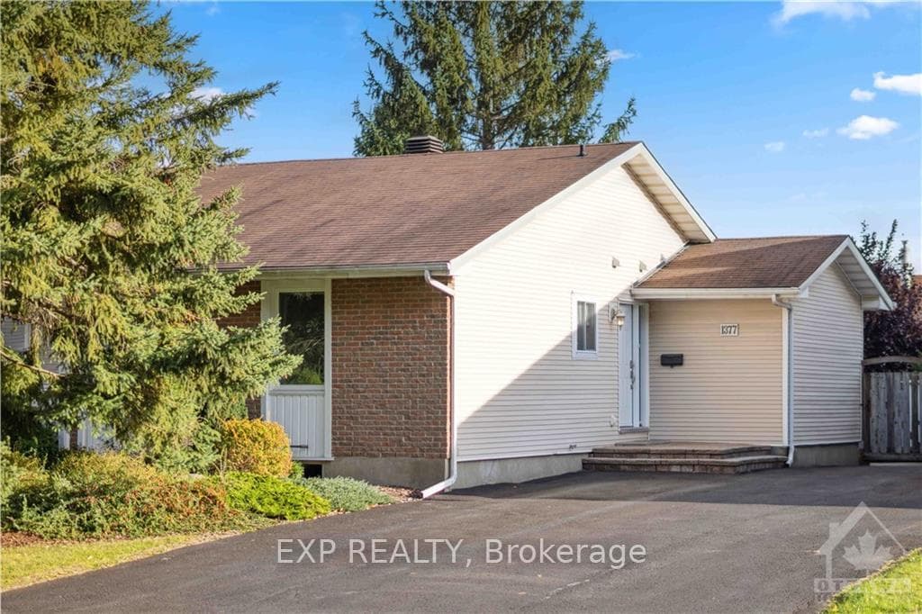 1377 LEIGH Crescent photo 1