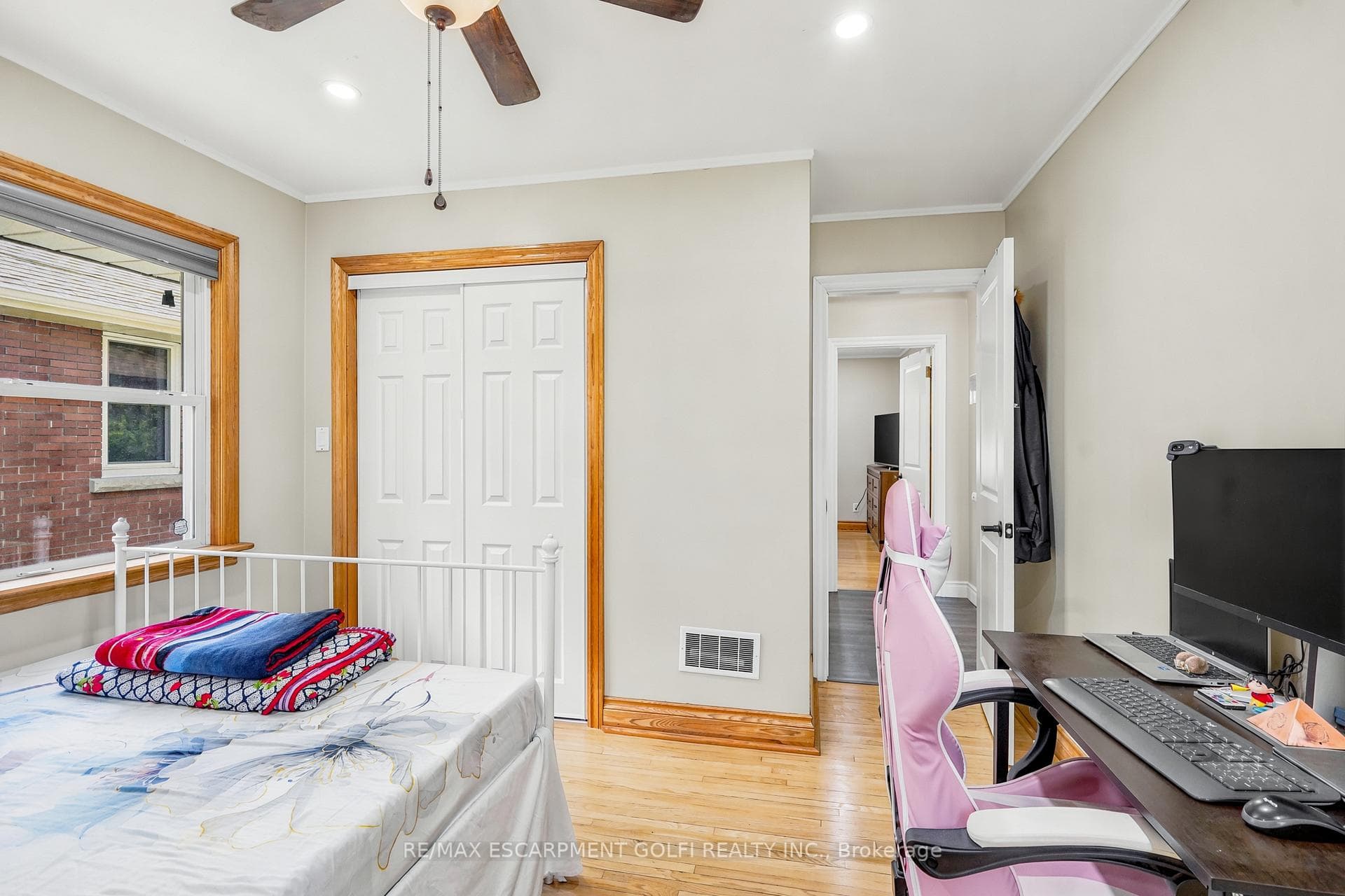 6902 Dell Avenue photo 19