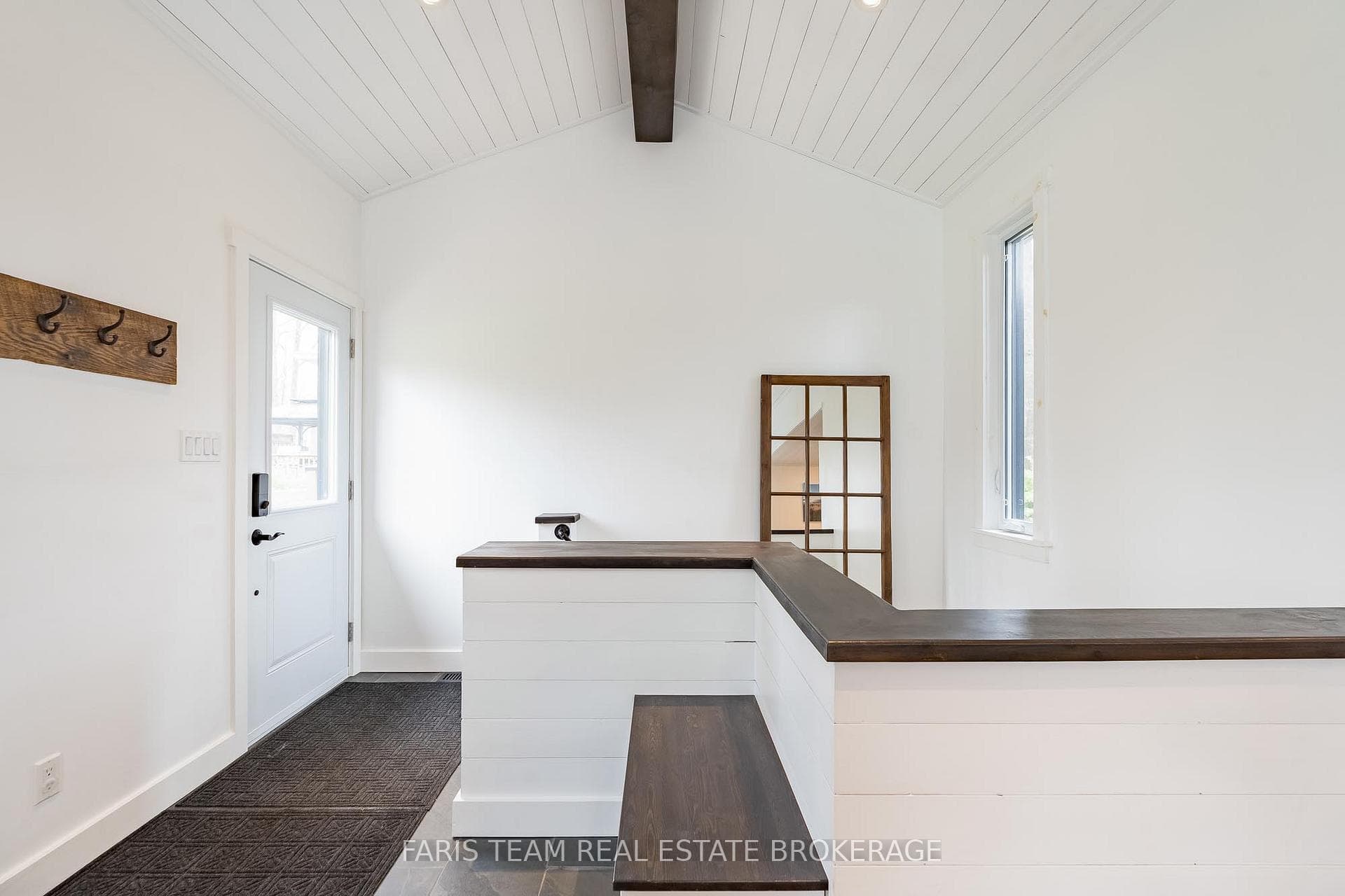 1720 Tay Point Road photo 5