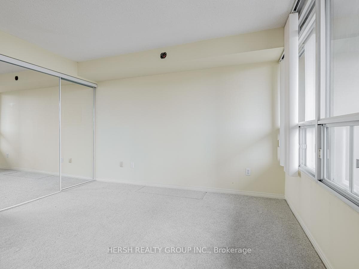 11 TOWNSGATE Drive Unit 1203 photo 16