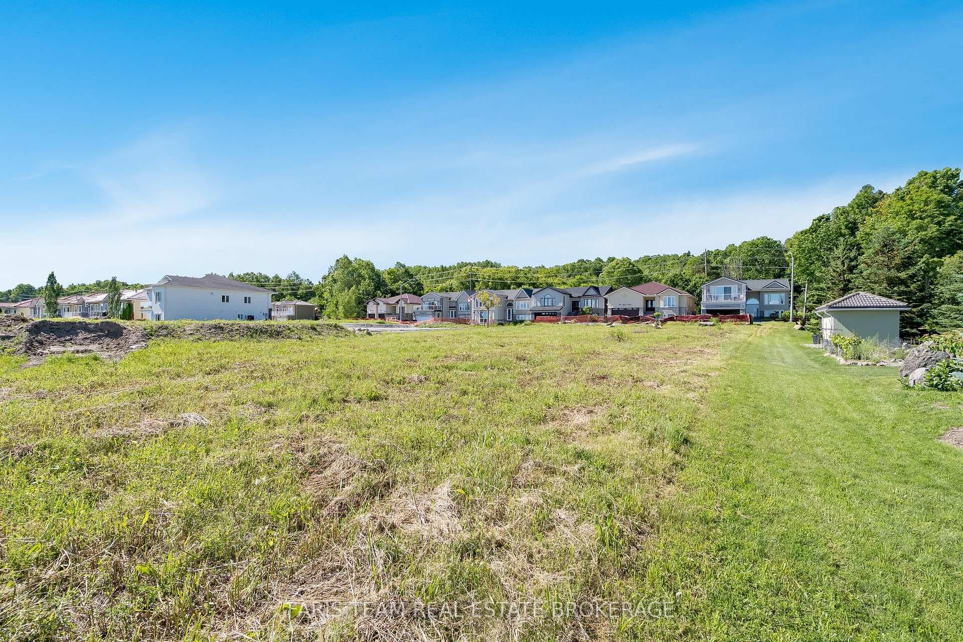 589 Taylor Drive photo 4