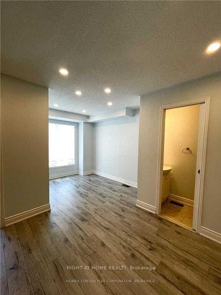 16 Thornharrold Street photo 3