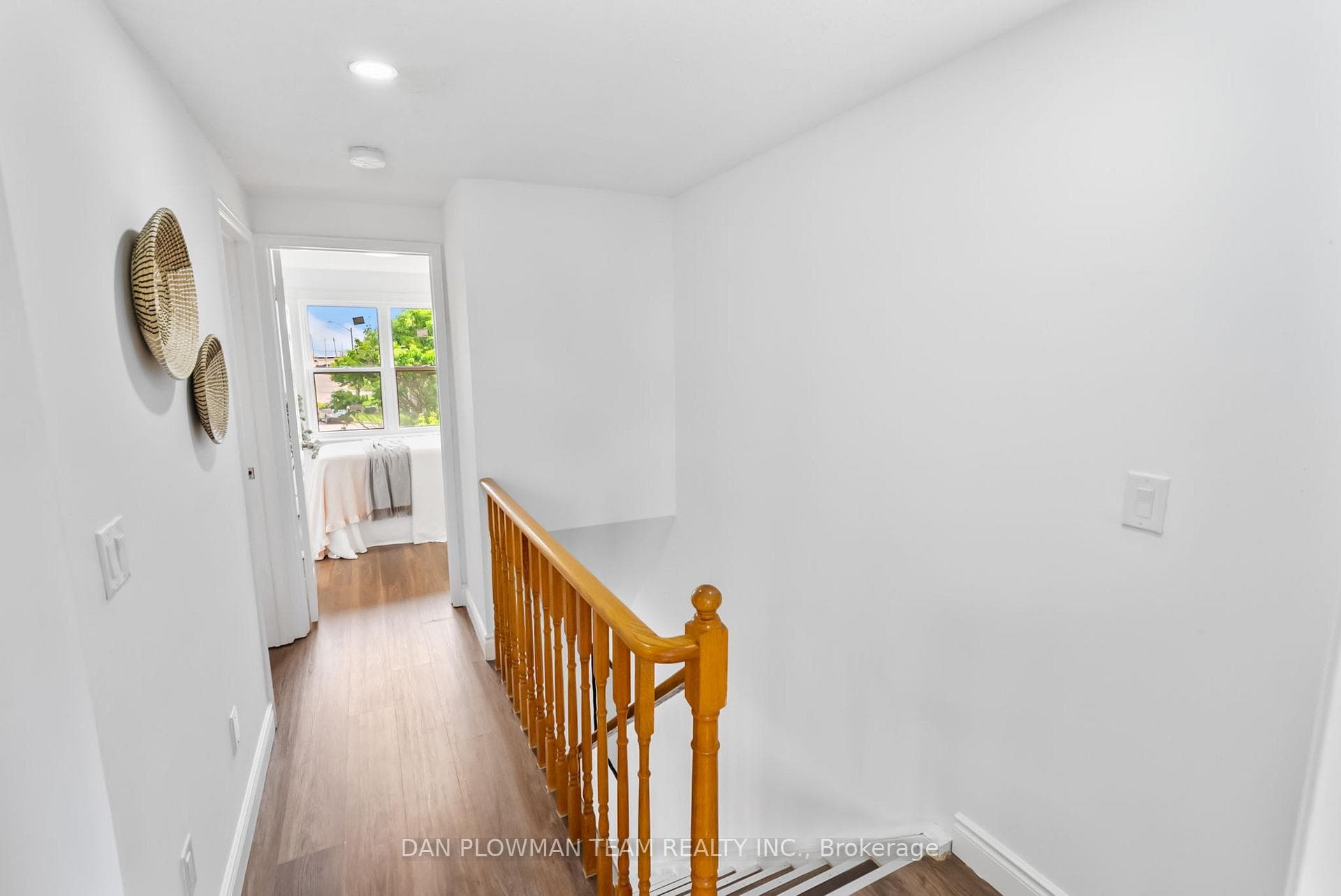 1411 Beaverbrook Court photo 24