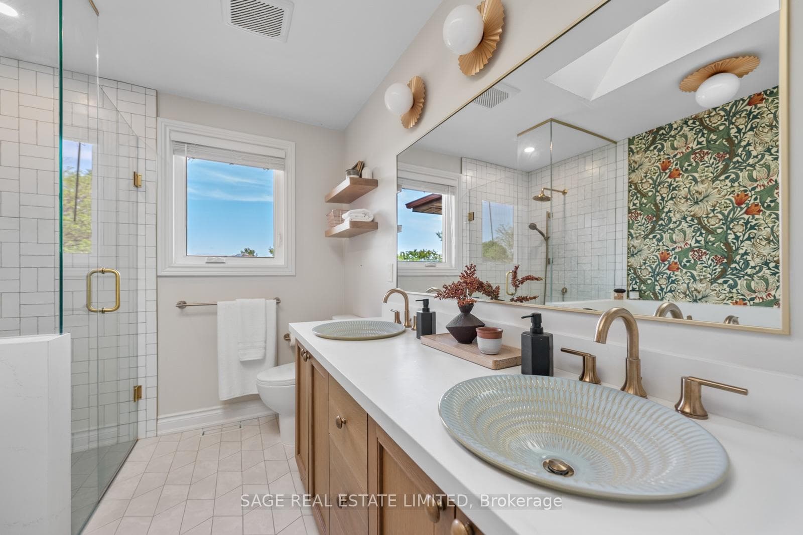 682 Leslie Valley Drive photo 35