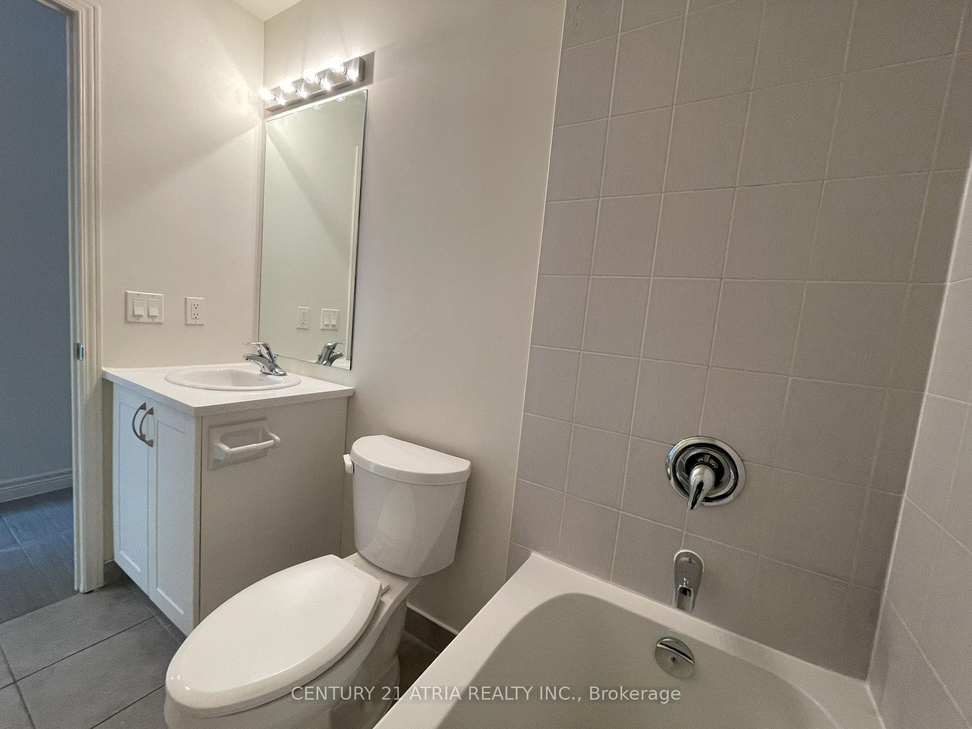 339 Rathburn Road Unit 2215 photo 4