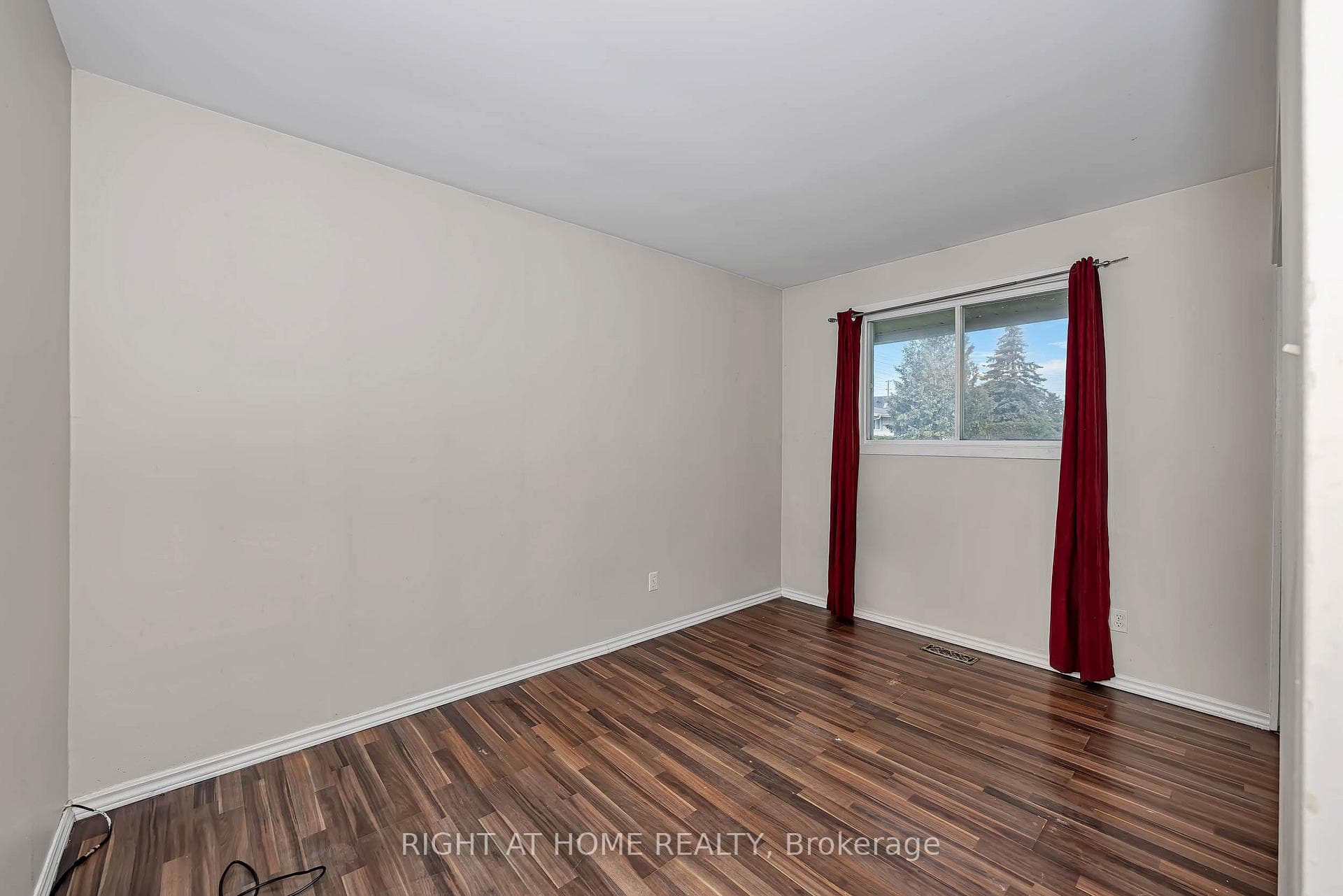 24 Largo Crescent photo 27