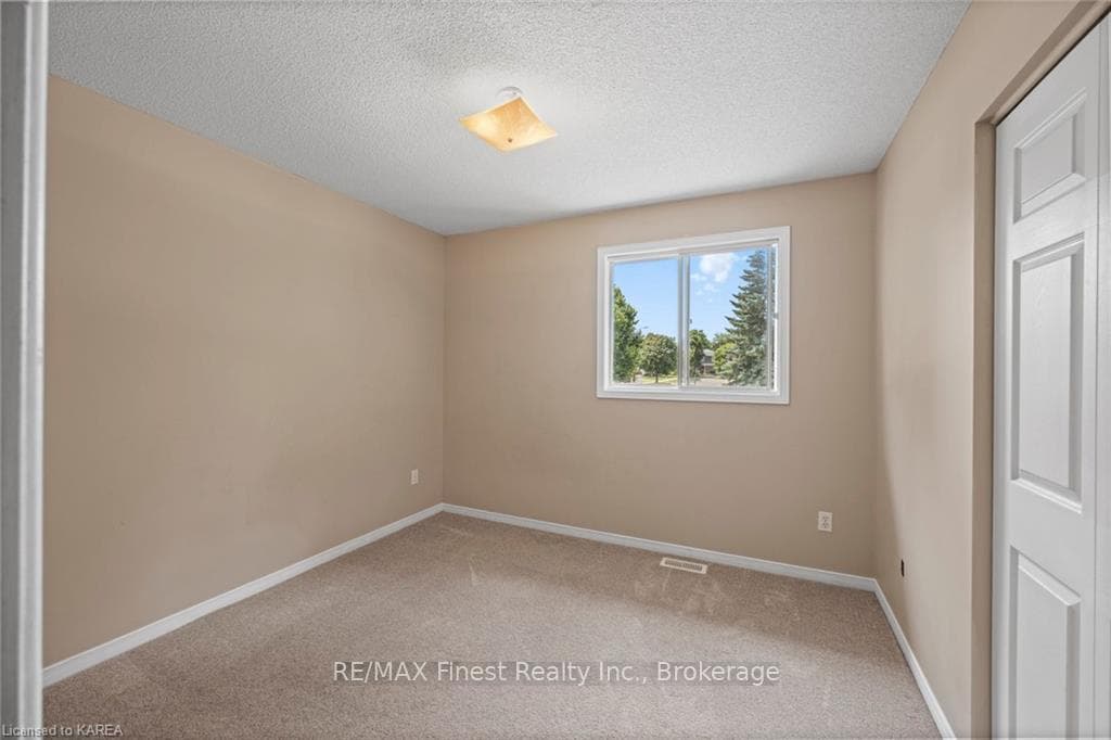 1172 ACADIA Drive photo 20