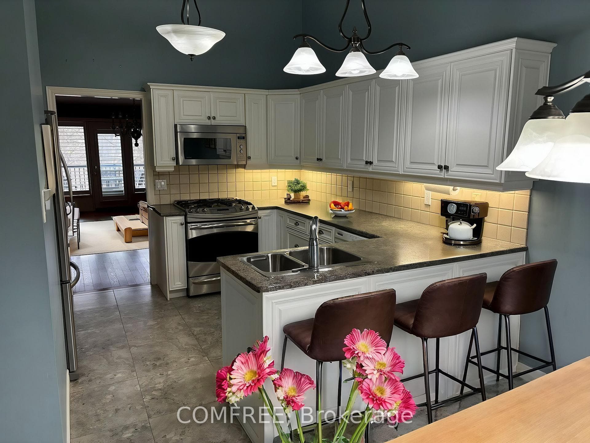 1331 Commissioners Road Unit 14 photo 10