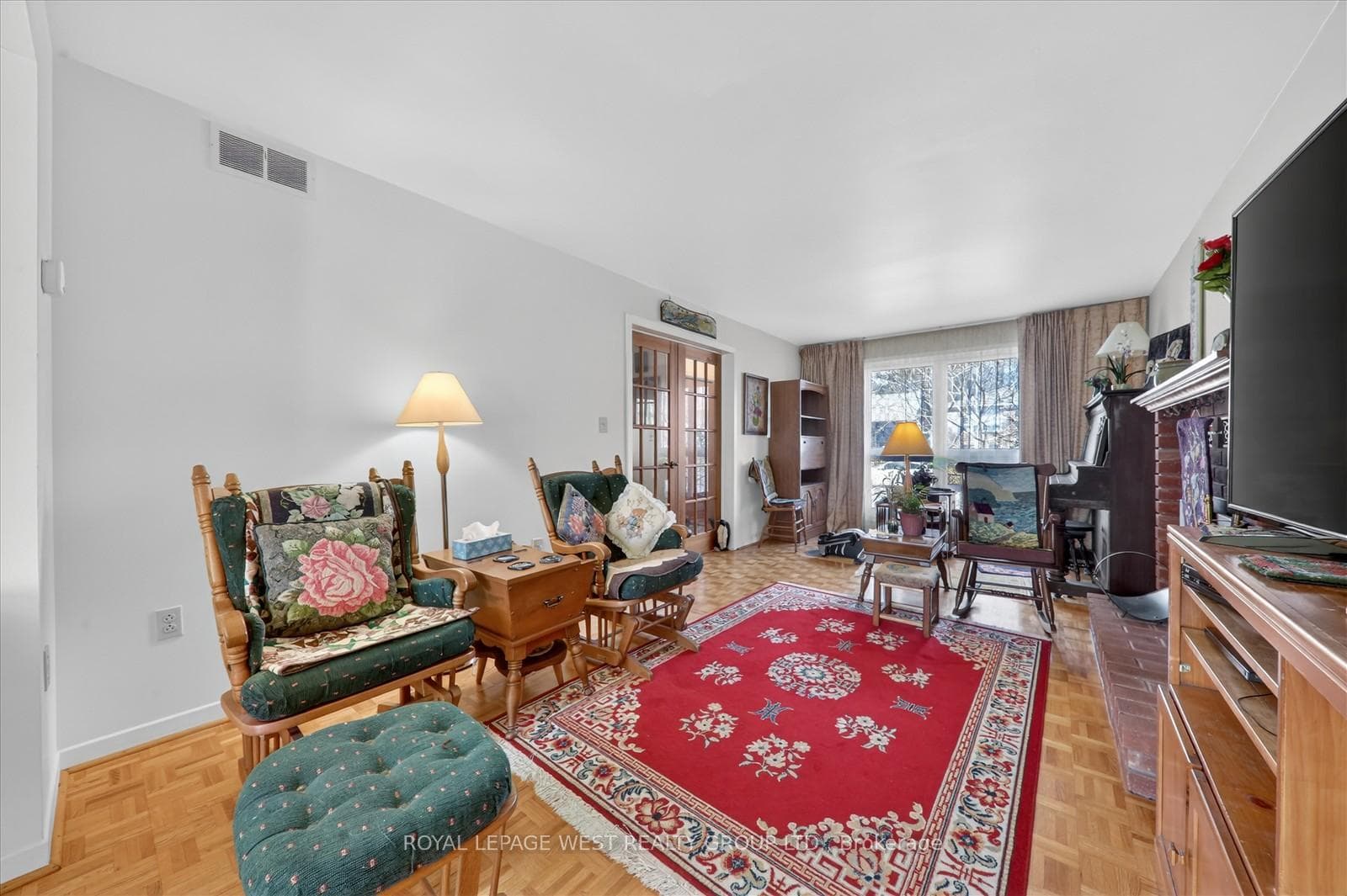 35 Roxaline Street photo 13