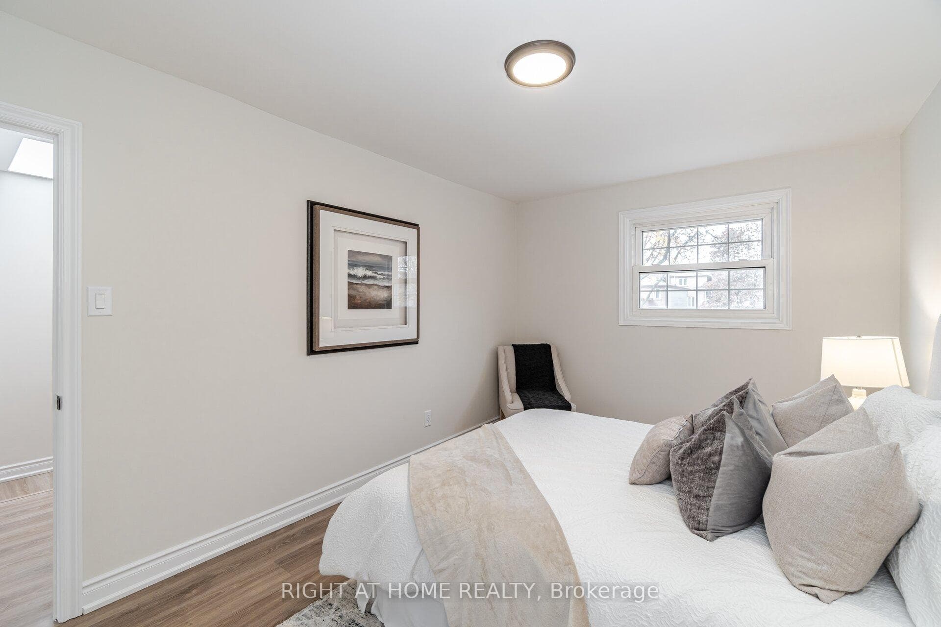 54 Plumbrook Crescent photo 23