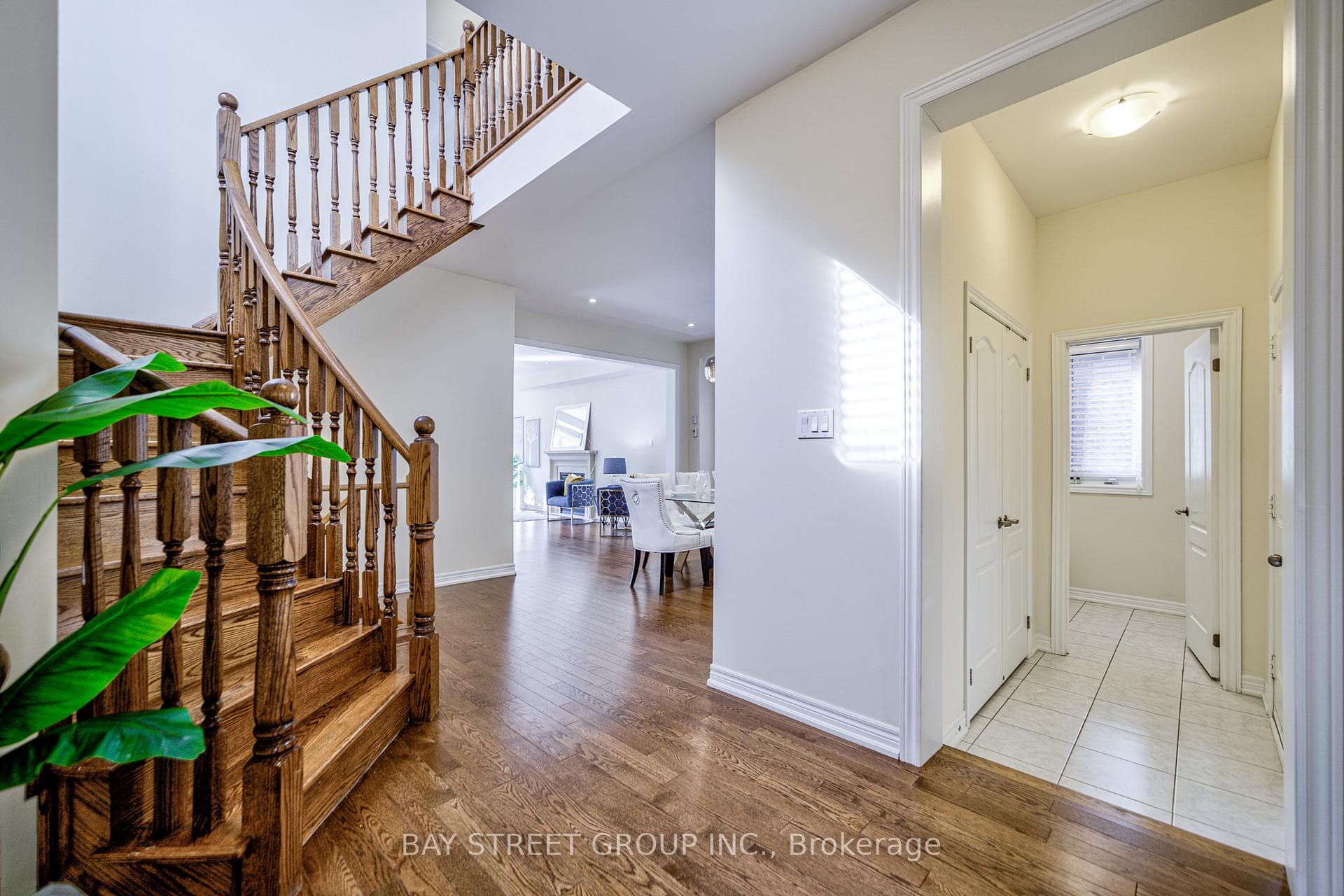 68 Homer Crescent photo 5