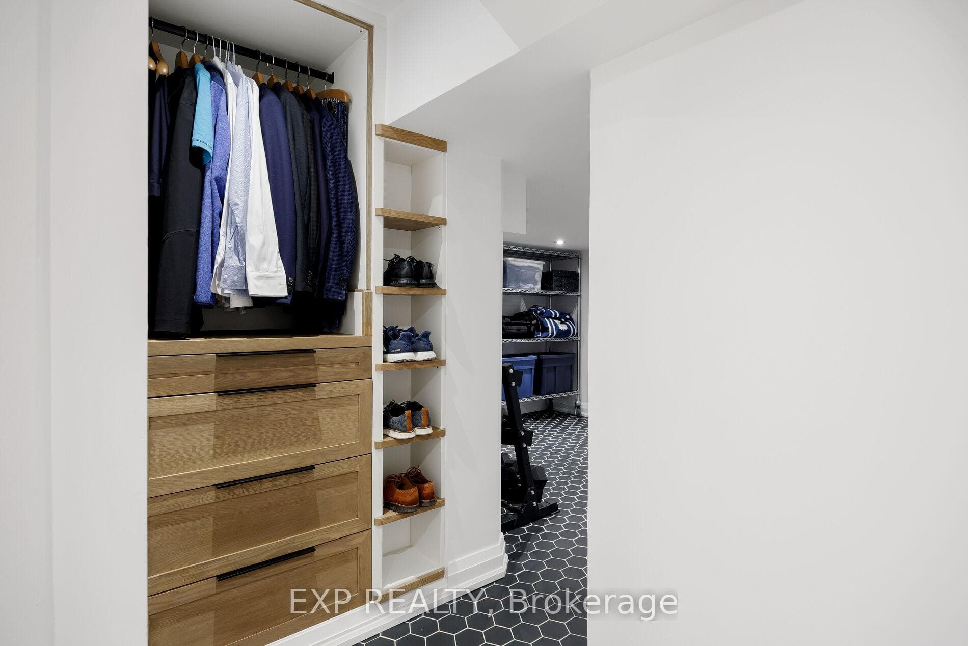 870 Royal York Road photo 46