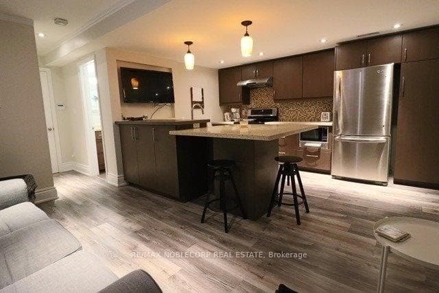 45 Briar Hill Avenue Unit Lower photo 2