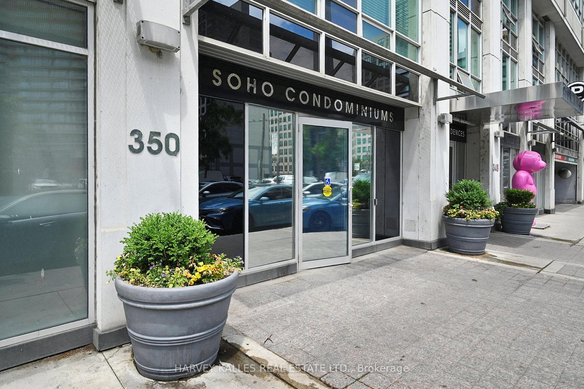 350 Wellington Street Unit 319 photo 3