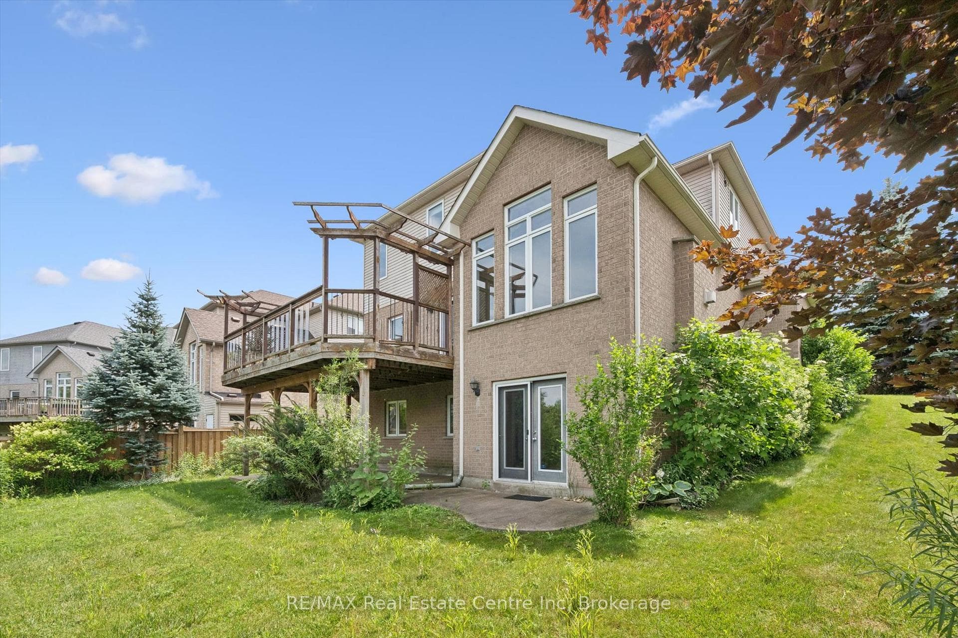 164 MacLennan Street photo 38