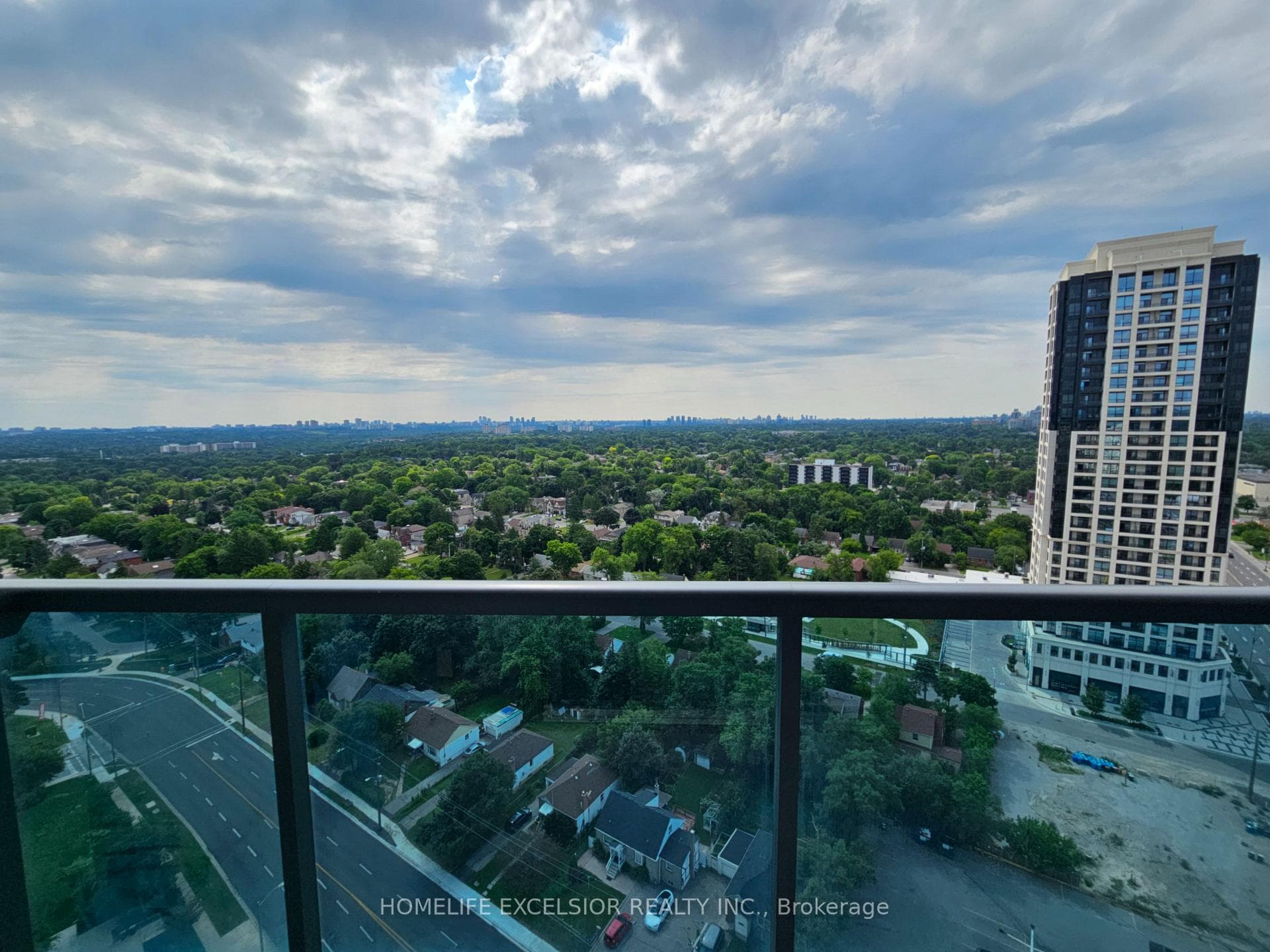 7161 Yonge Street Unit 2027 photo 1