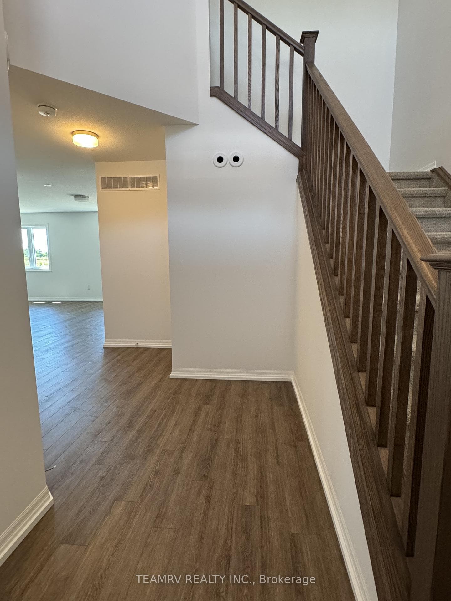 26 SILVERLEAF Path photo 4