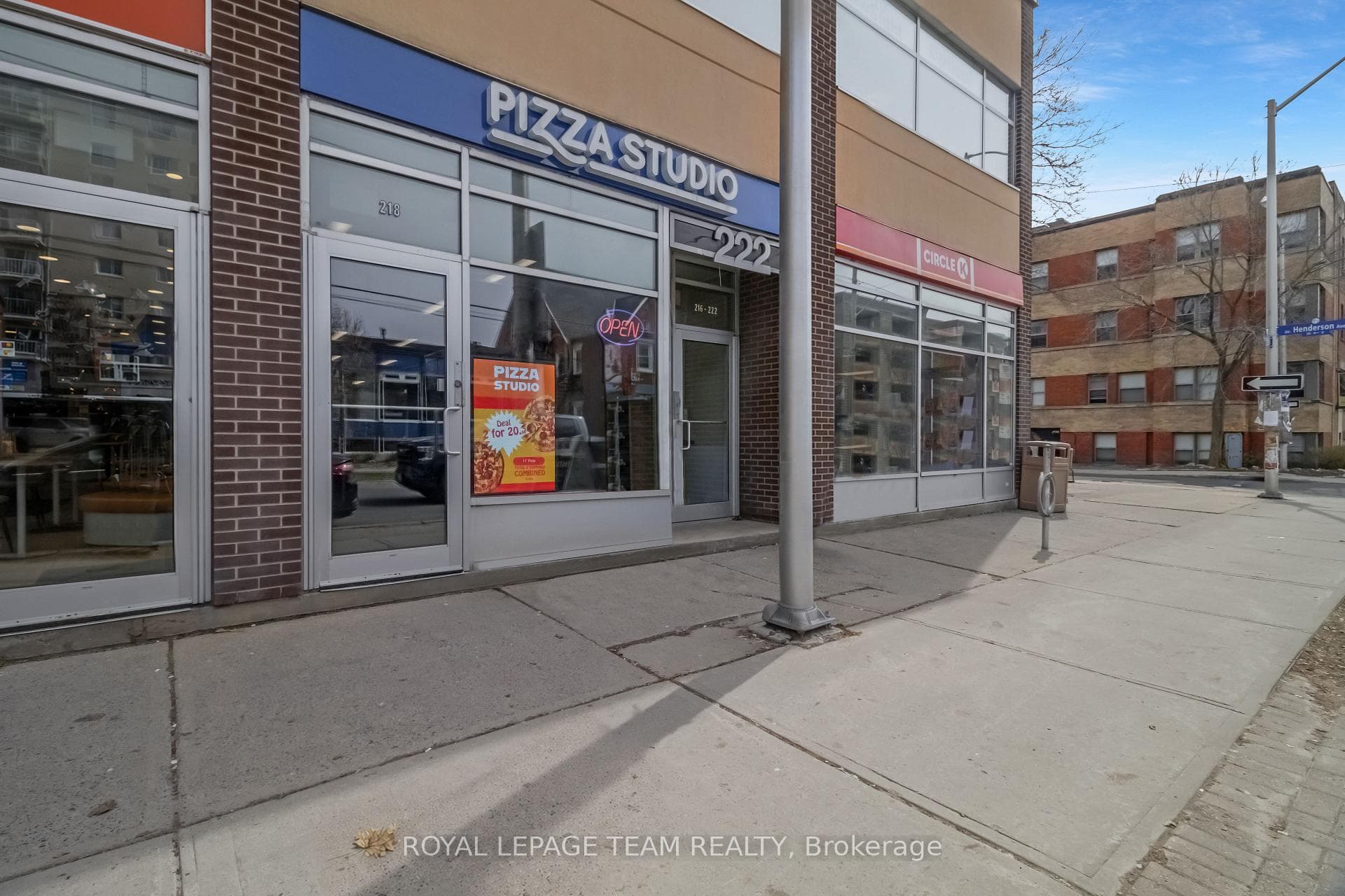 218 Laurier Avenue photo 1