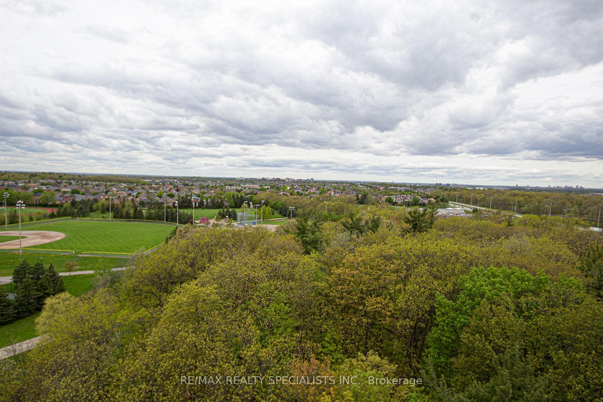 2585 ERIN CENTRE Boulevard Unit PH7 photo 19