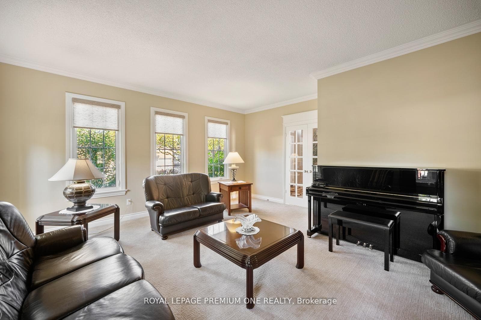 536 Village Parkway photo 8