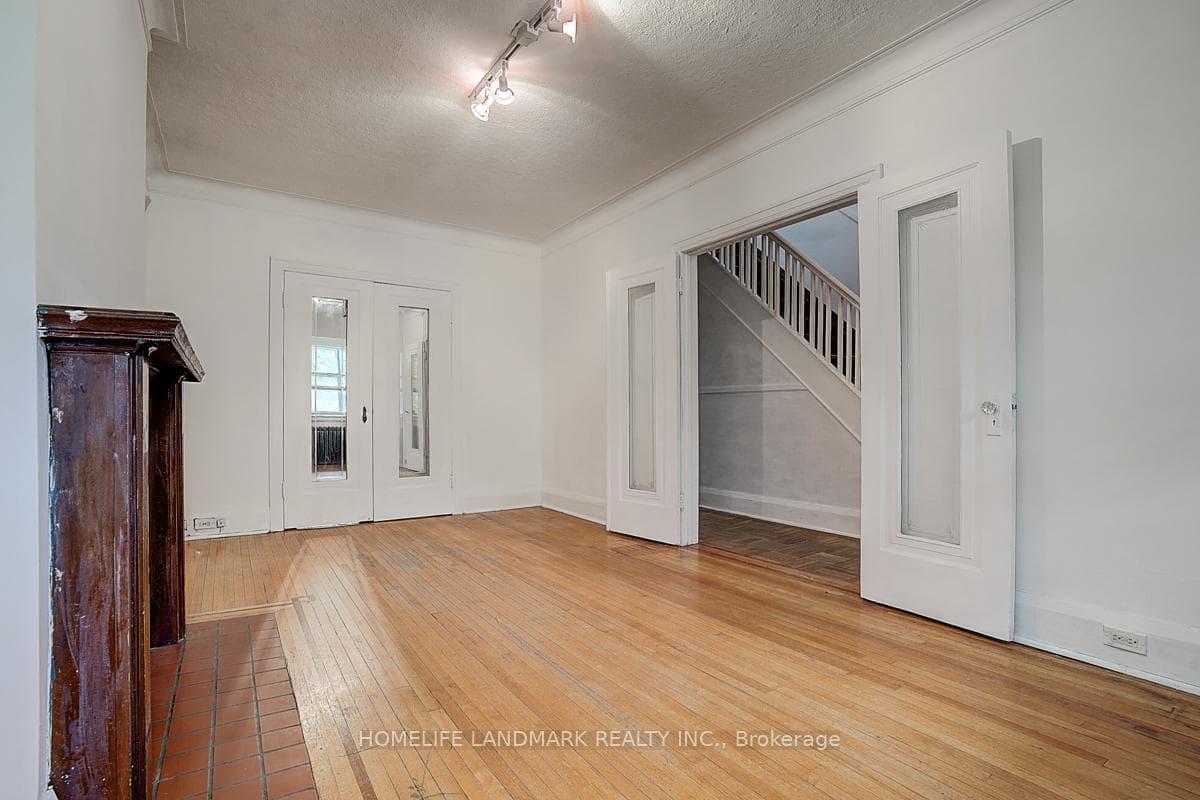 149 Euclid Avenue Unit Main and Upper photo 7