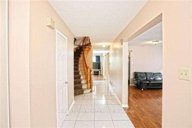 1527 Evenside Crescent photo 3