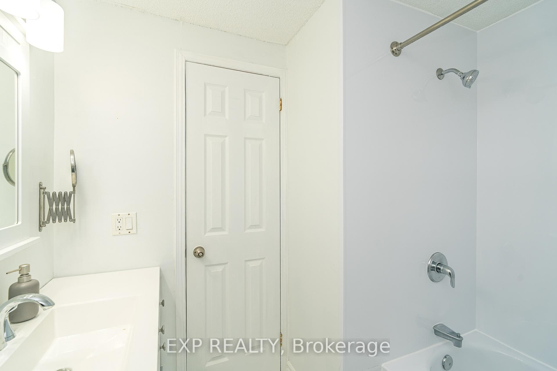 3915 Old Richmond Road Unit A photo 23