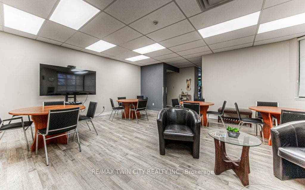 150 Queen Street Unit 305 photo 6